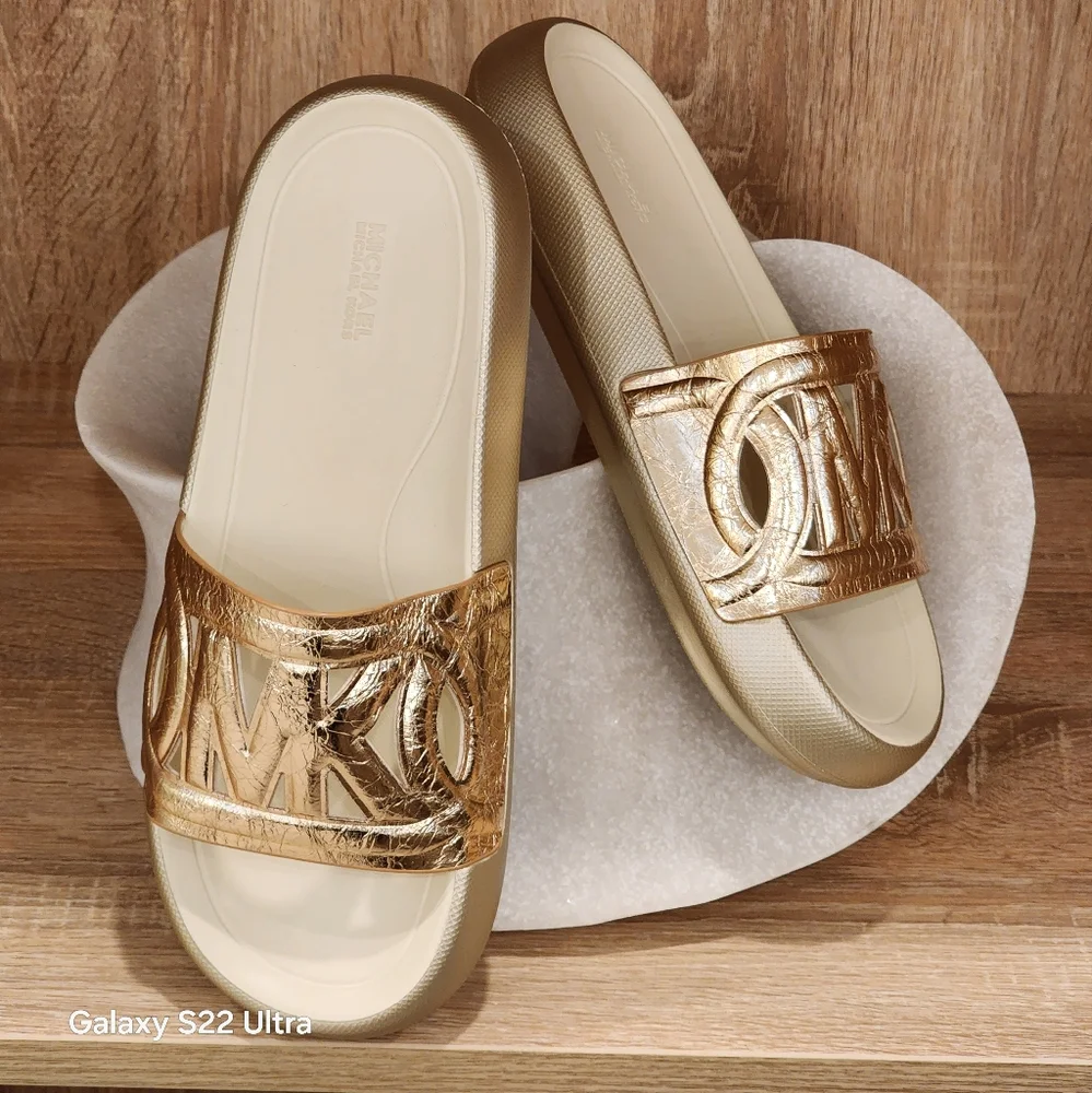 MICHAEL Michael Kors Splash Metallic Pale Gold Leather Slide Sandal Size 9 - Picture 9 of 11